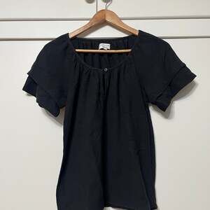 100% Cotton Madewell Women’s Tiered Flutter Sleeve Smocked Popover Button Top